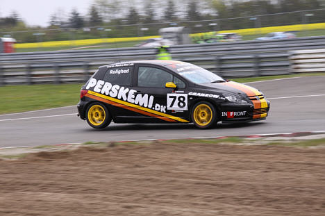 Lasse Rolighed har fået fart på sin sorte Peugeot 307.